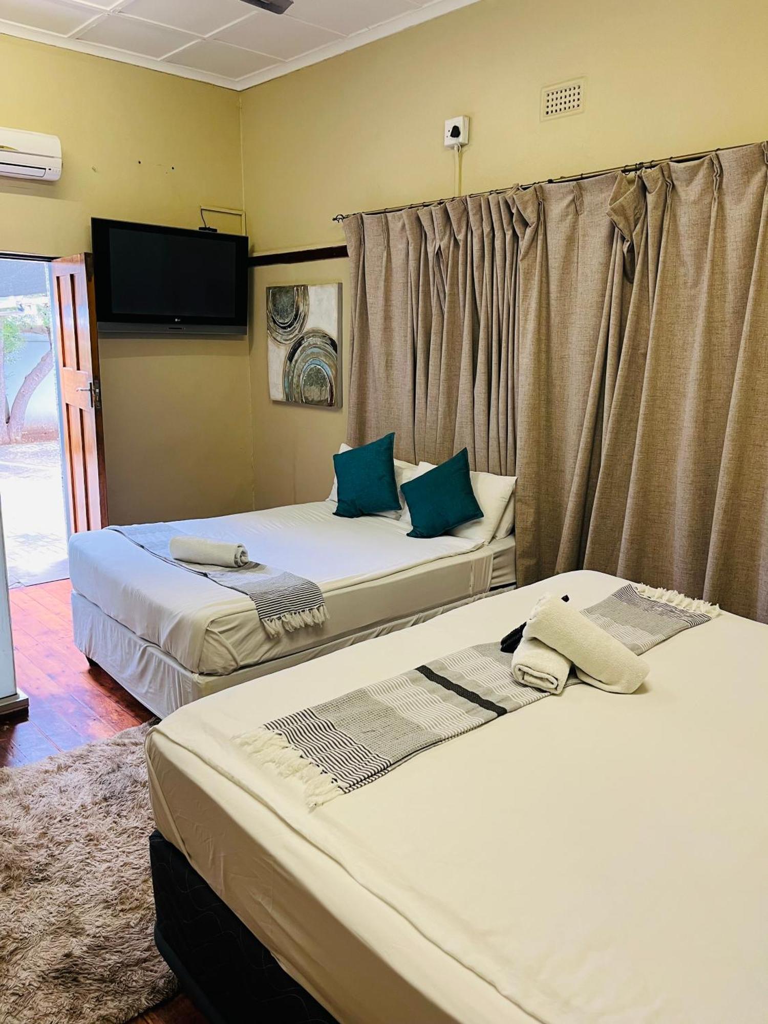 St Eve Lodge & Spa Блоемфонтейн Екстериор снимка