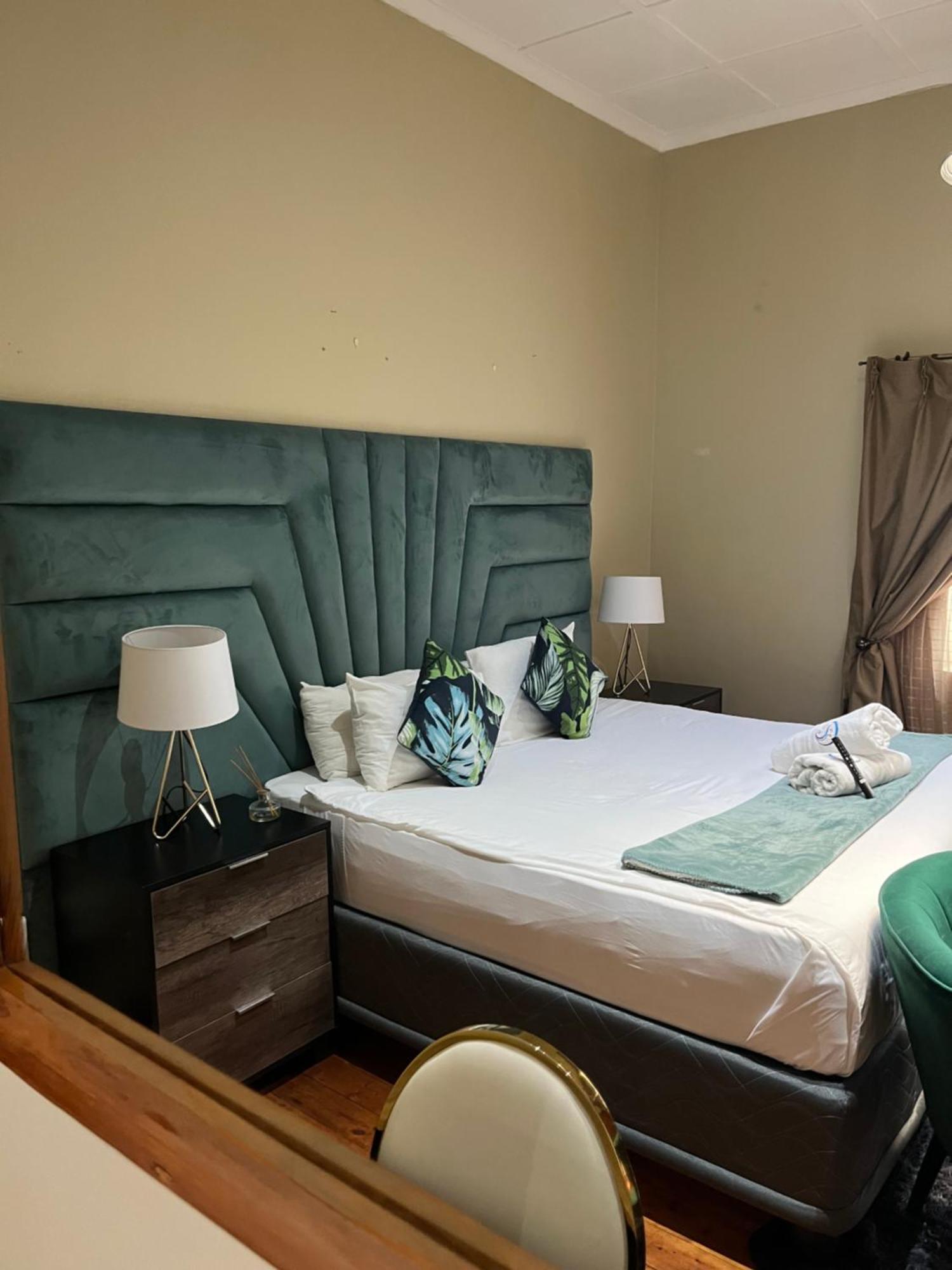 St Eve Lodge & Spa Блоемфонтейн Екстериор снимка